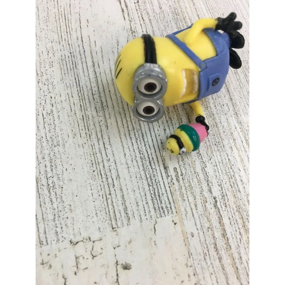 Minions Minion Cupcake Minifigure Collectible Action Figure Toys Kid Mystery